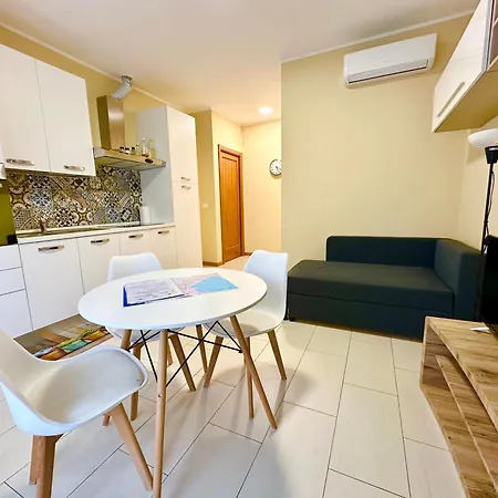 Grab A Flat In Coroneo